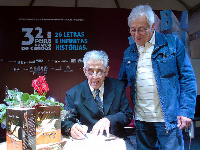 Lanamento de "Versejando a vida" de Moacyr Ayres da Siqueira 